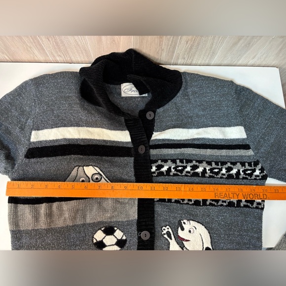 Fredo Vintage Gray and Black Women’s Sweater with Dog Design - Picture 9 of 11